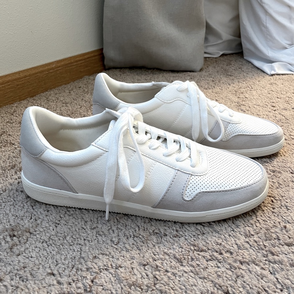 Universal Thread White/Grey Sneakers - Size 11